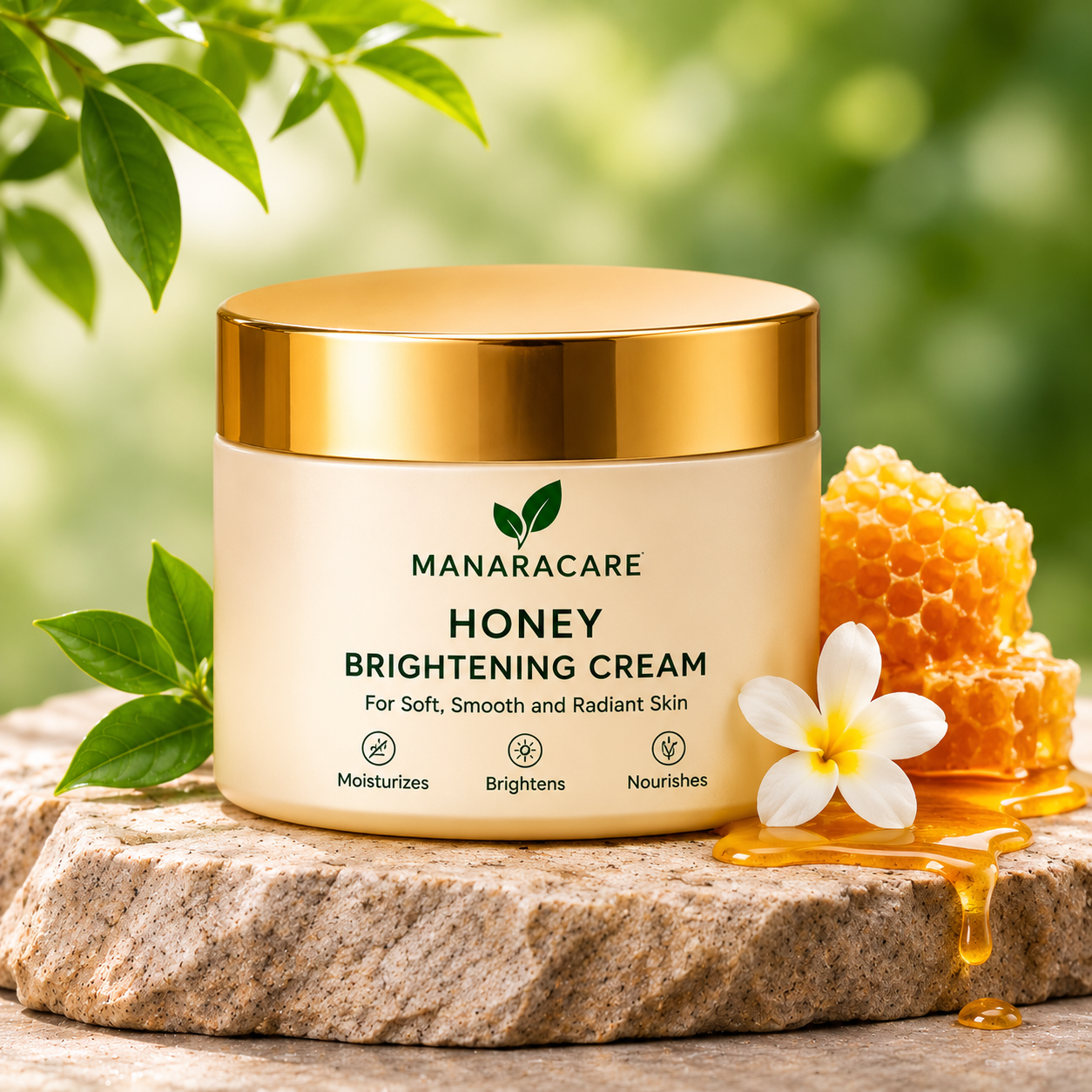 Moisturising cream with natural ingredients